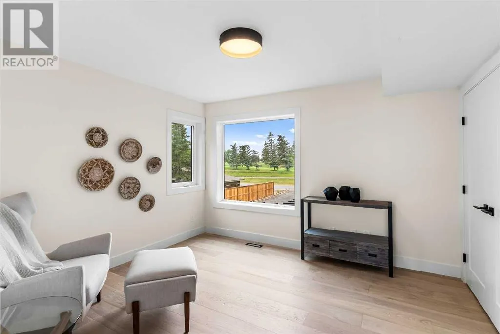 476 WEST CHESTERMERE Drive
