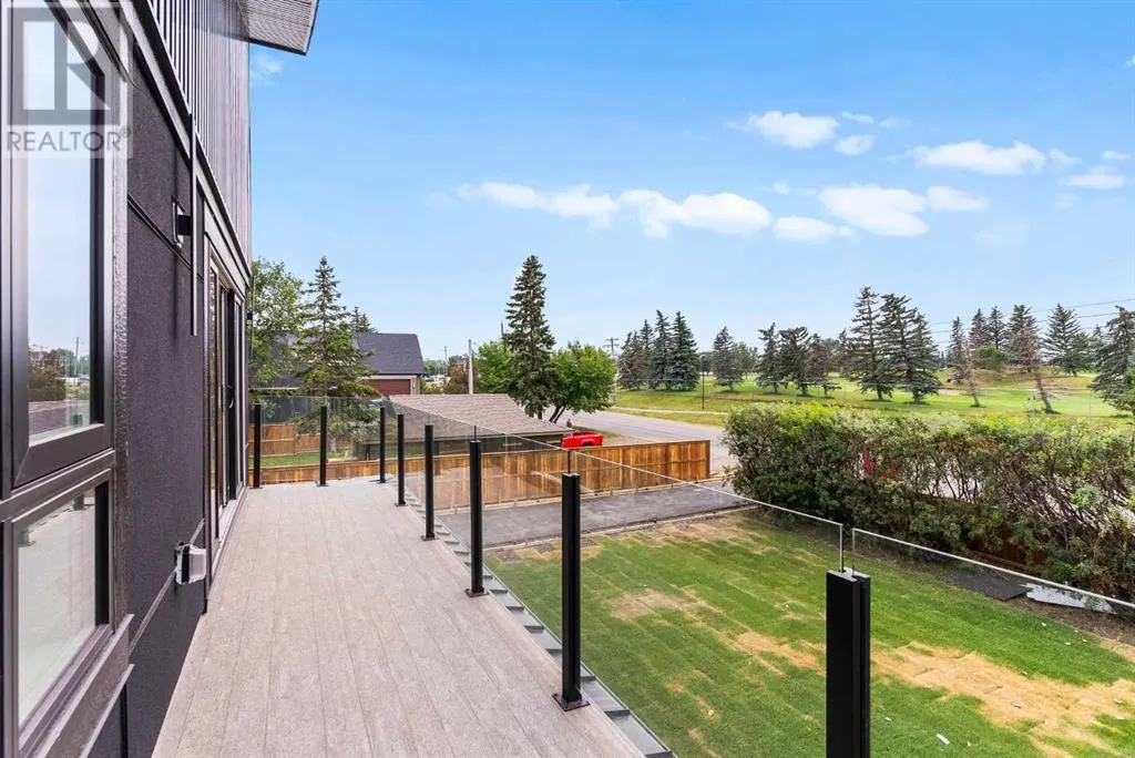 476 WEST CHESTERMERE Drive