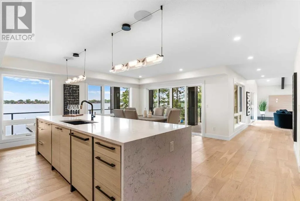 476 WEST CHESTERMERE Drive