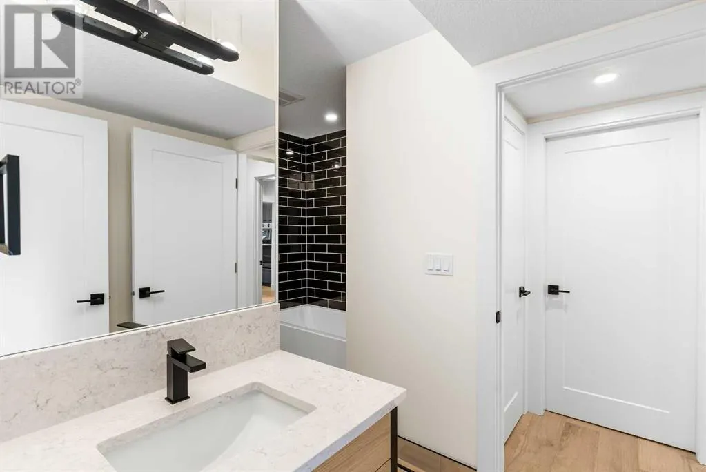 476 WEST CHESTERMERE Drive