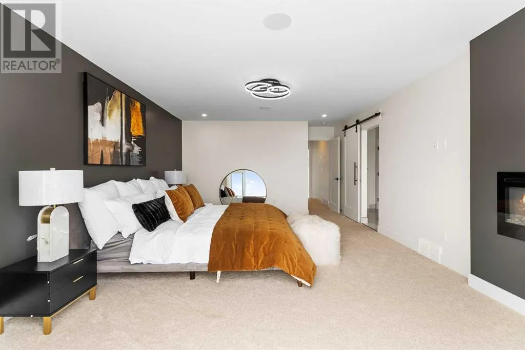 476 WEST CHESTERMERE Drive