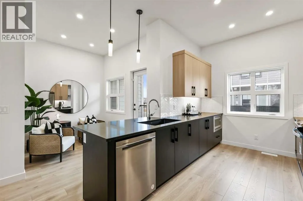 111, 595 Mahogany Road SE