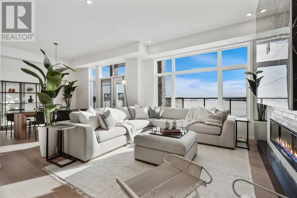 101, 180 Marina Cove SE