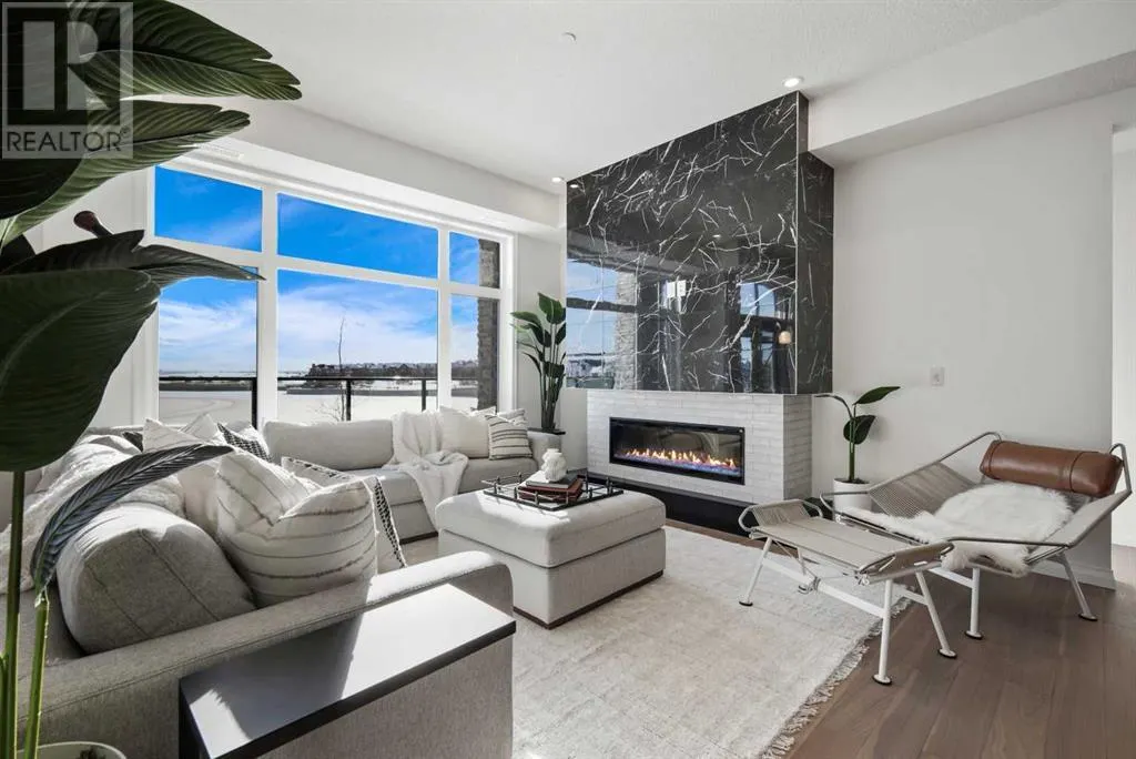 101, 180 Marina Cove SE