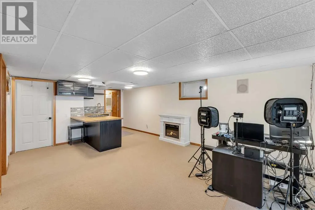 881 East Chestermere Drive