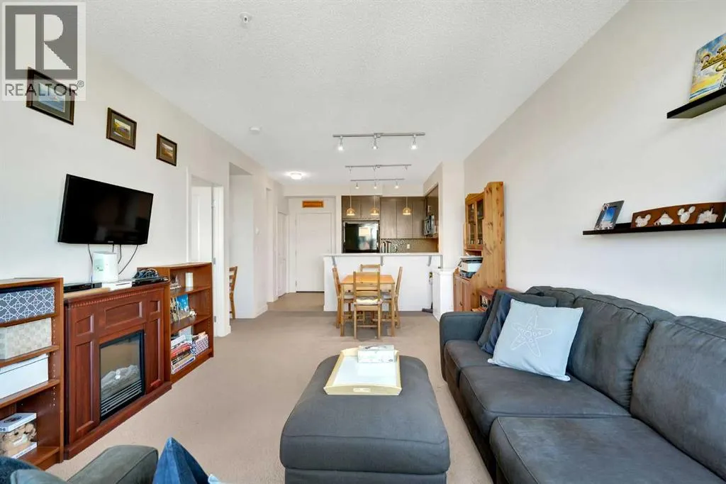 319, 25 Auburn Meadows Avenue SE