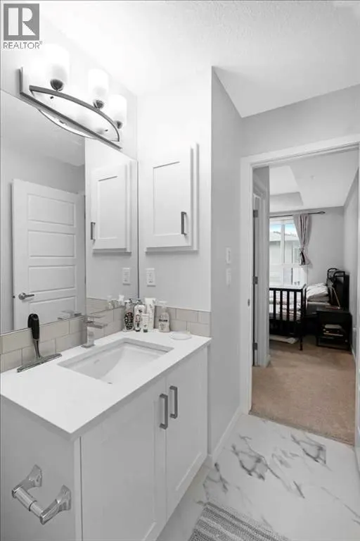 2302, 42 CRANBROOK Gardens SE