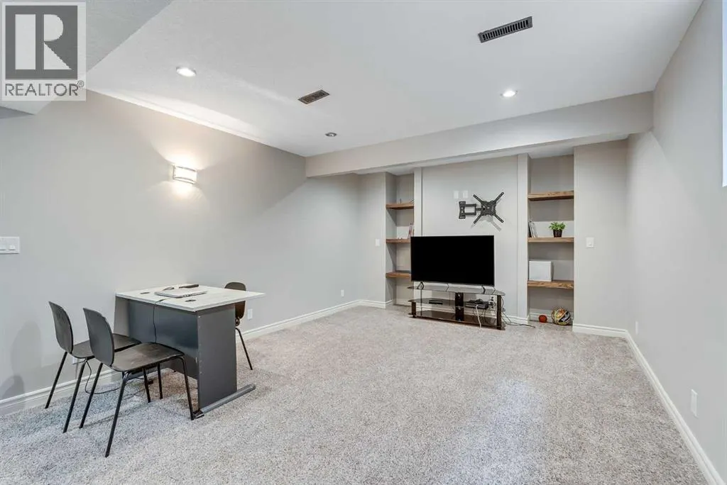 178 Baywater Rise SW