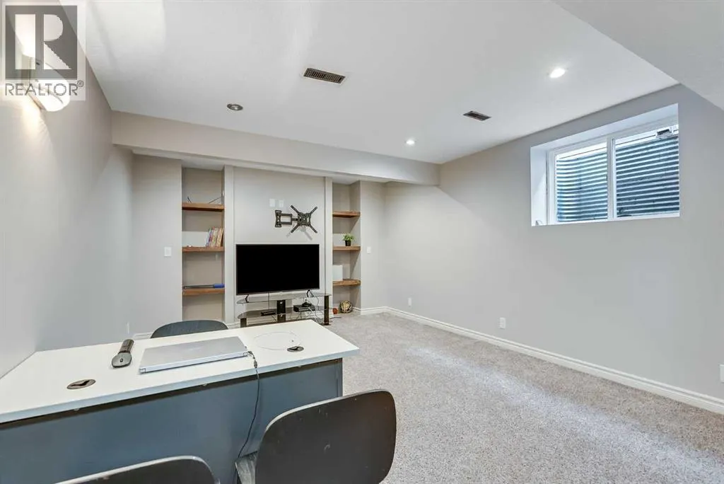 178 Baywater Rise SW