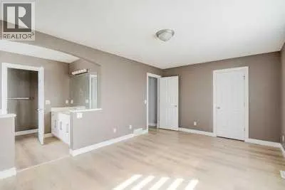 163 Springmere Close