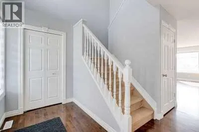 163 Springmere Close