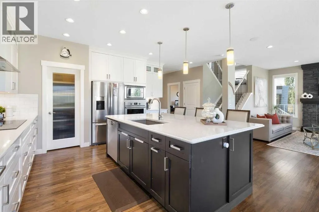 33 Silverado Crest Bay SW