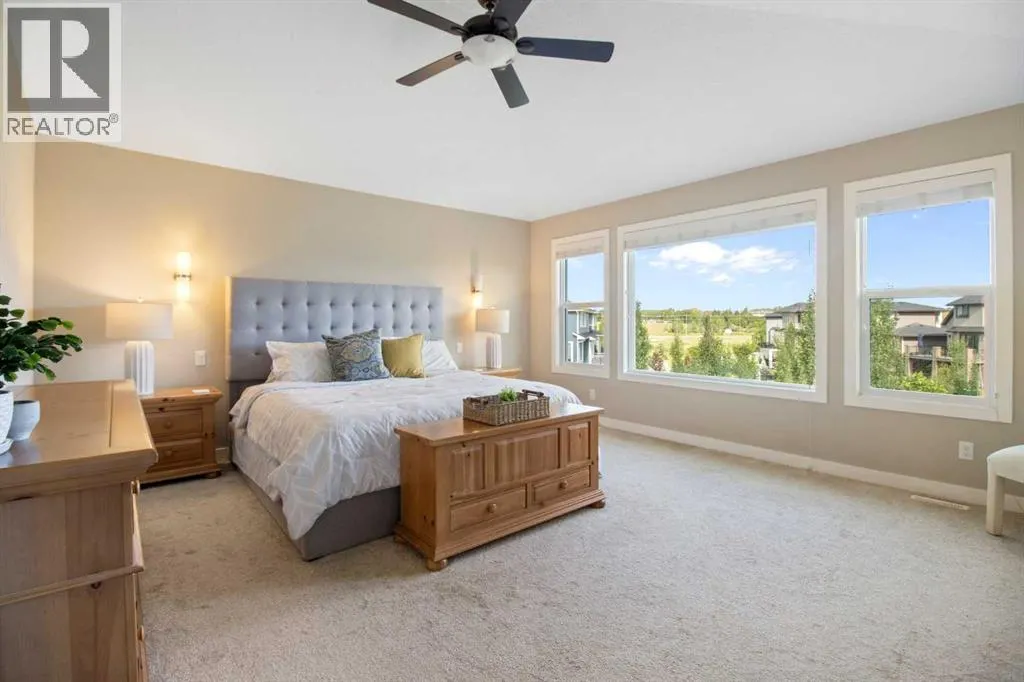 33 Silverado Crest Bay SW