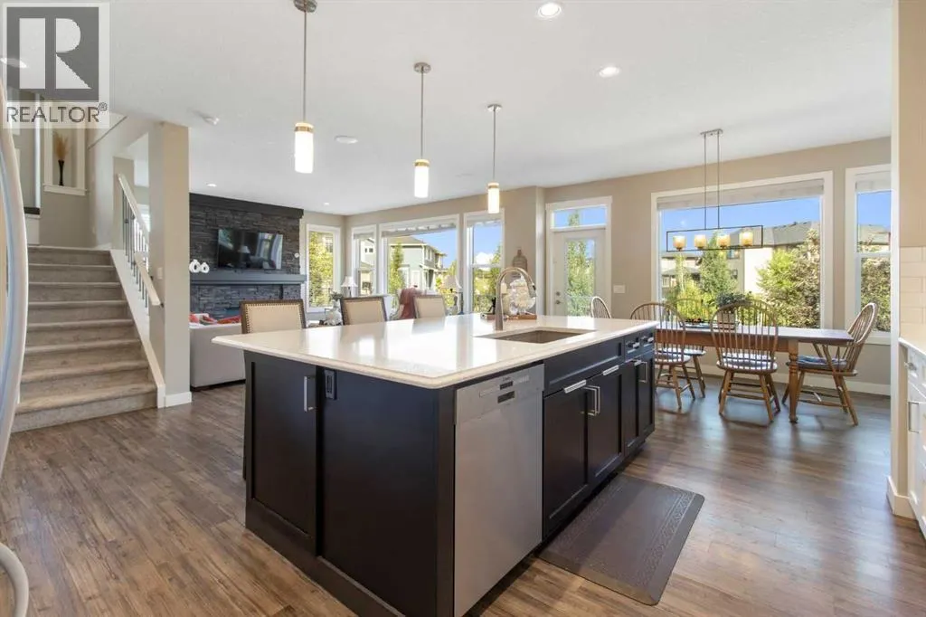 33 Silverado Crest Bay SW