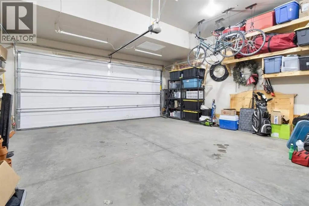 33 Silverado Crest Bay SW