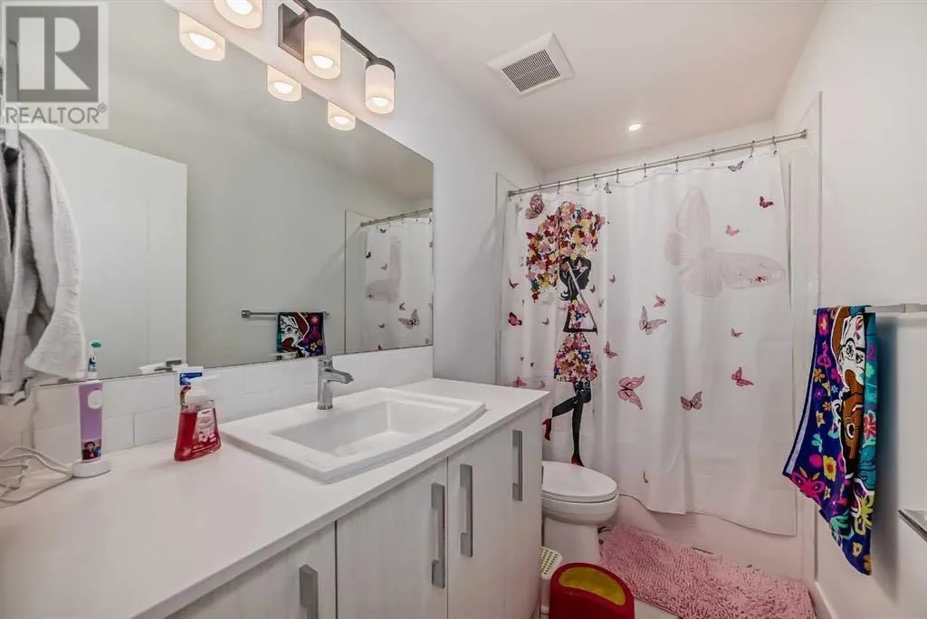 144 Merganser Drive W