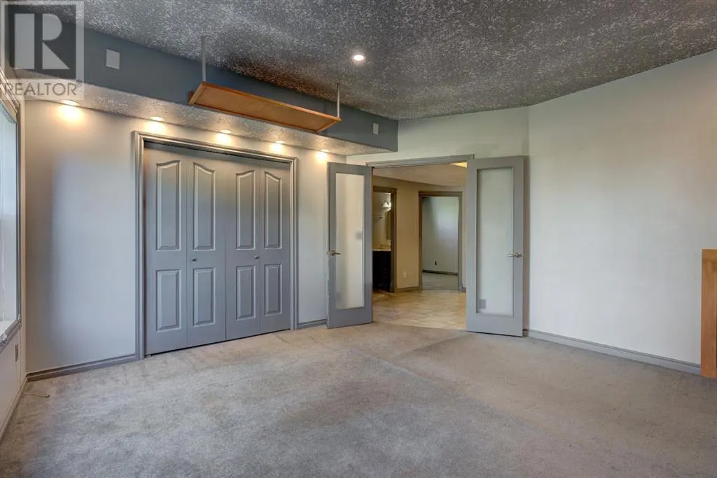 230 Westmount Crescent