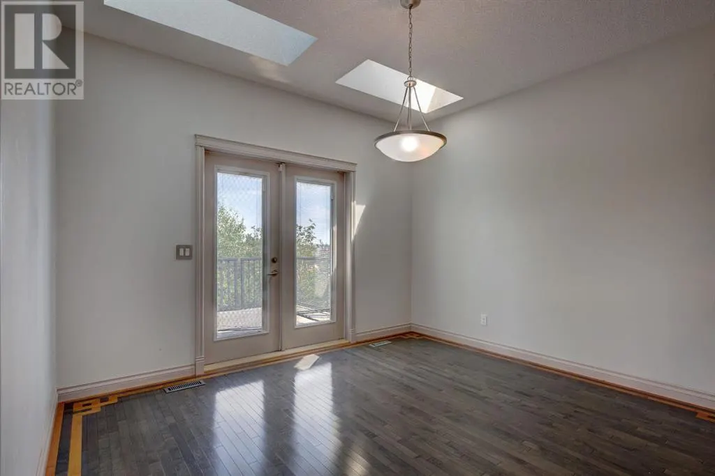 230 Westmount Crescent