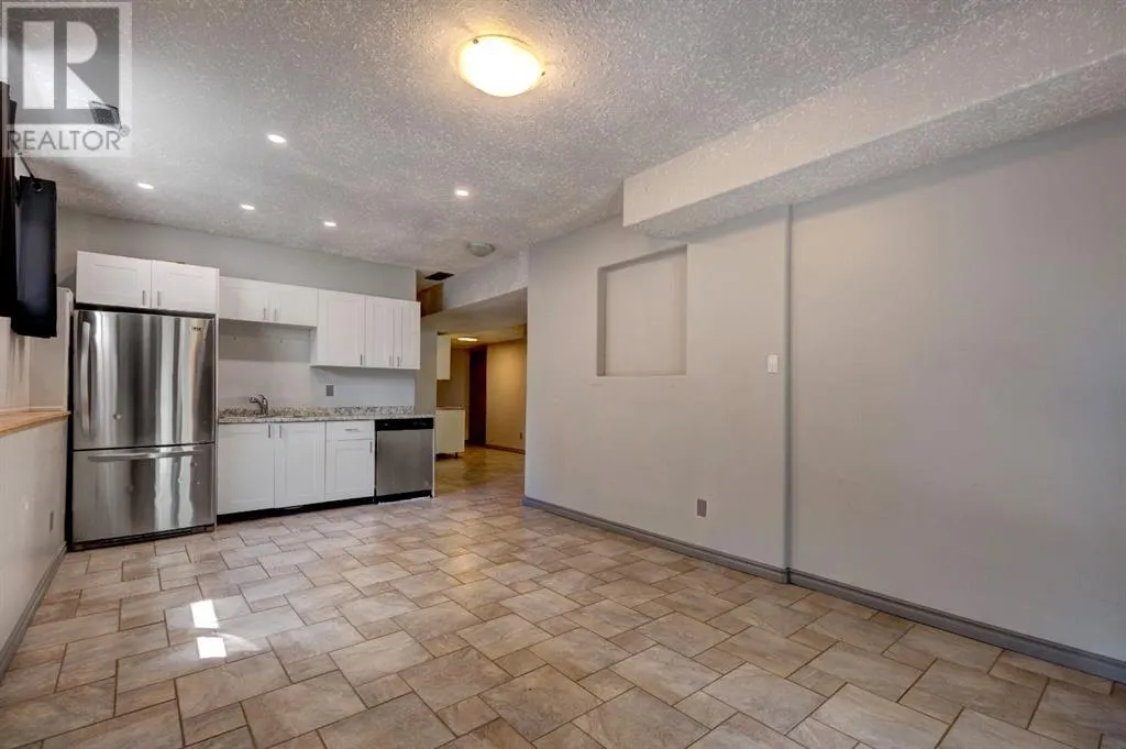 230 Westmount Crescent