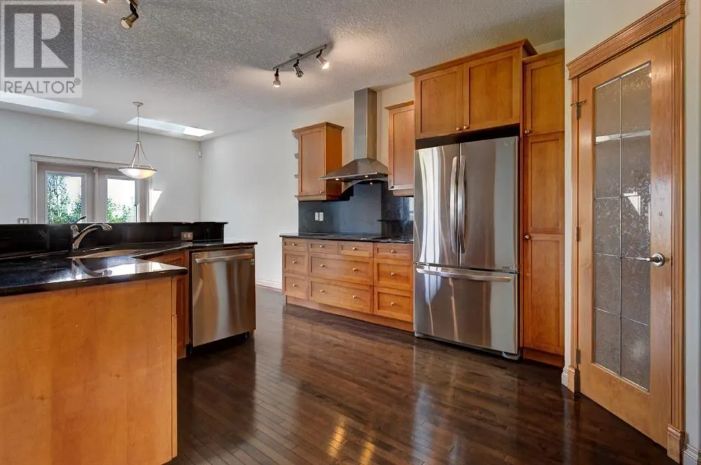 230 Westmount Crescent