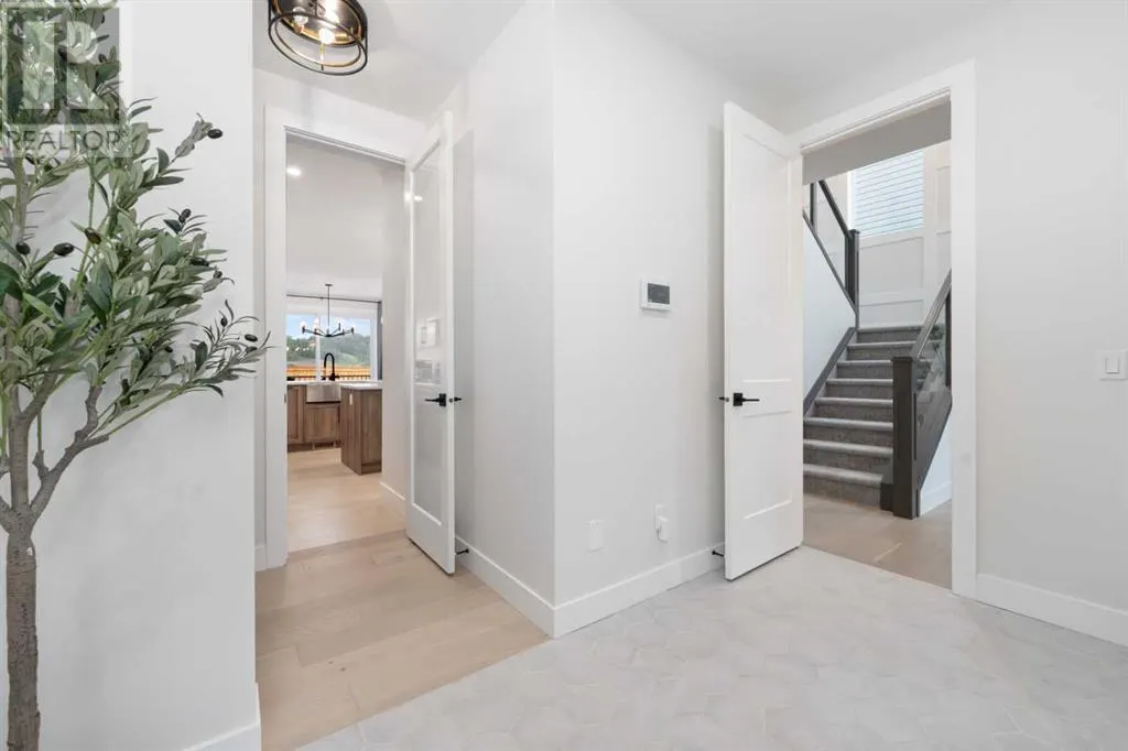 8 Vantage Drive