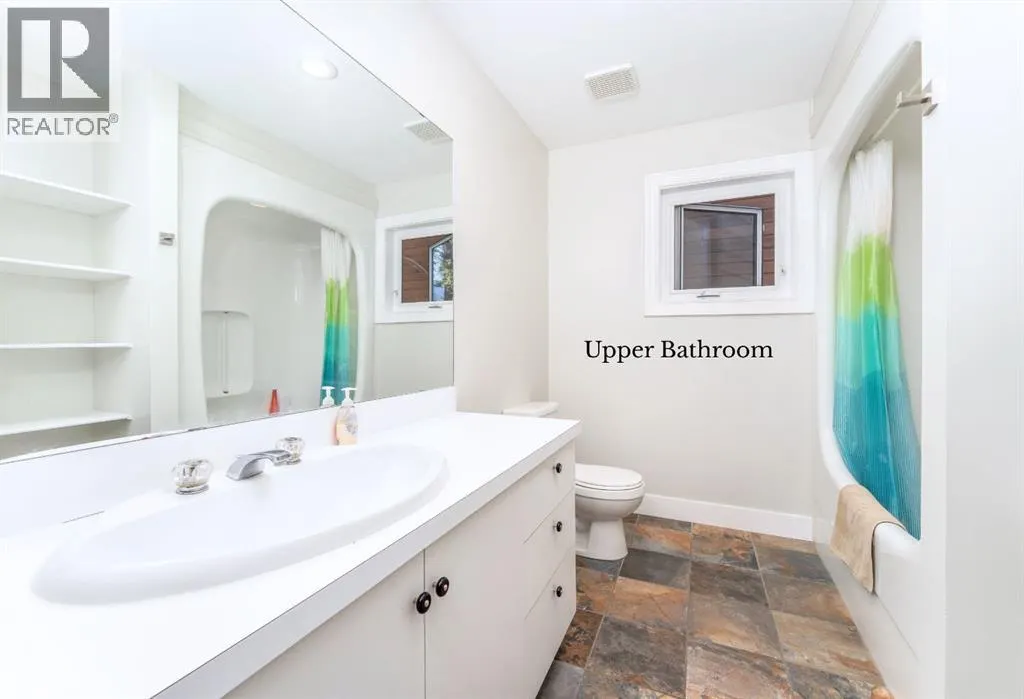 4 Woodside Lane