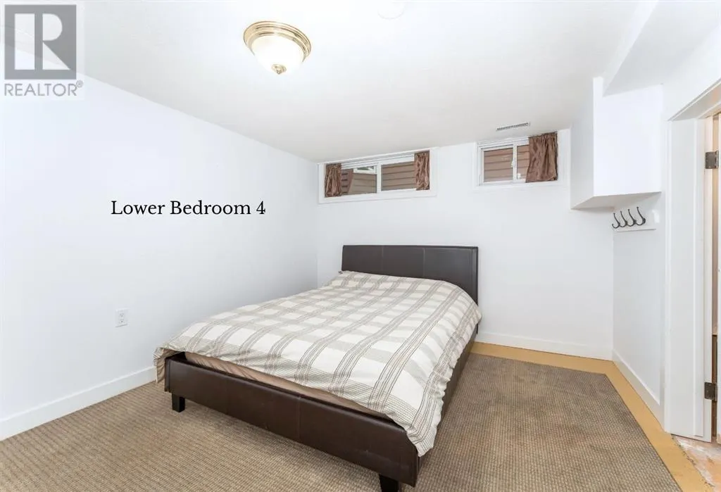 4 Woodside Lane