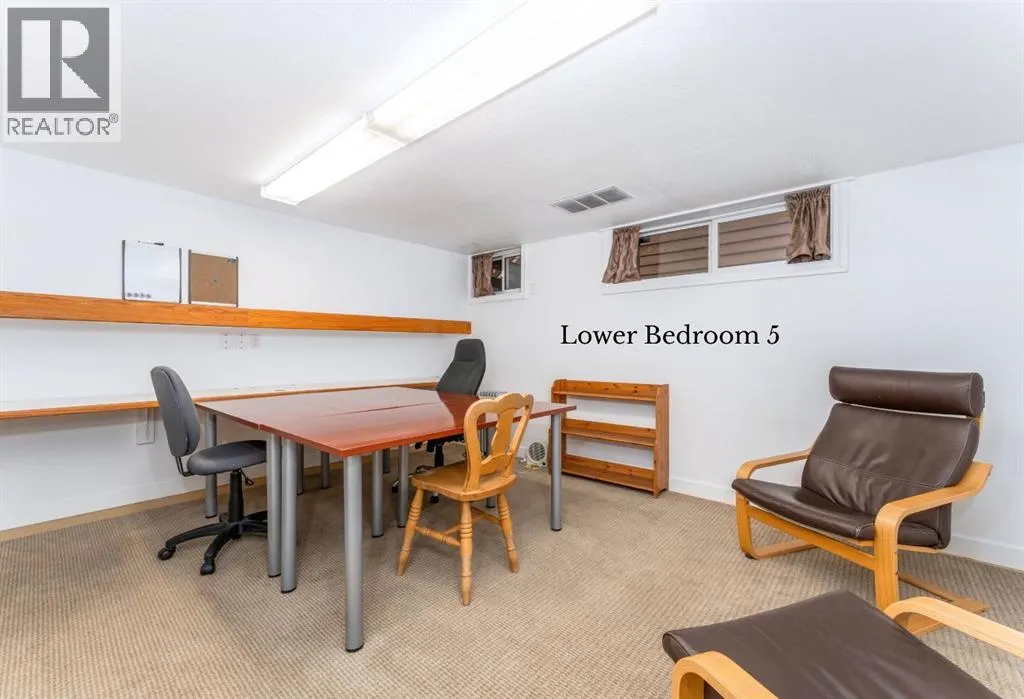 4 Woodside Lane