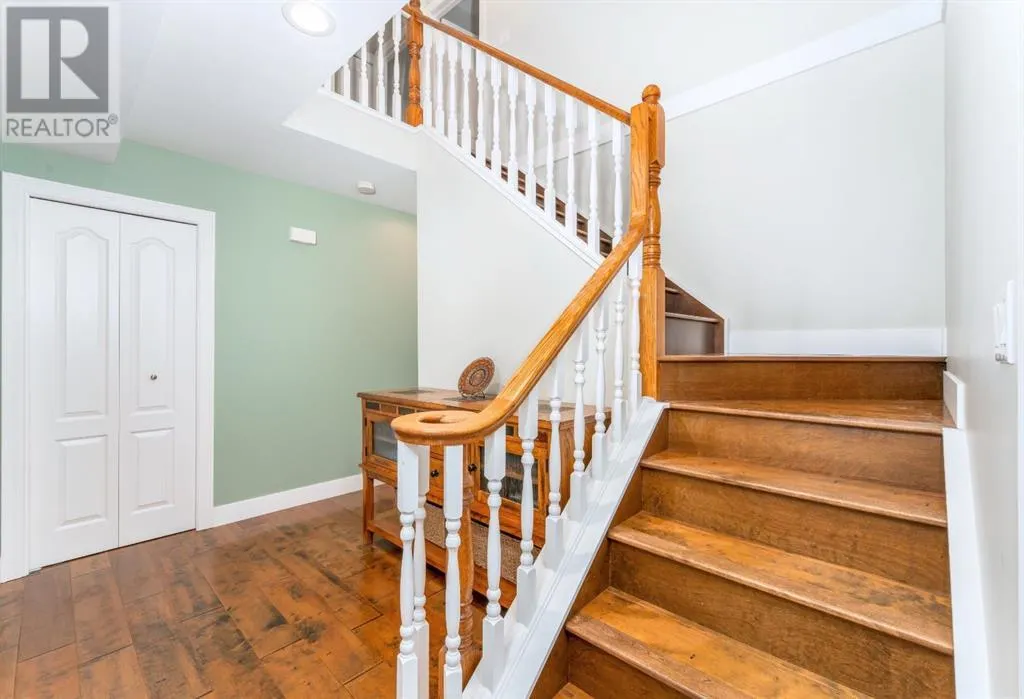 4 Woodside Lane