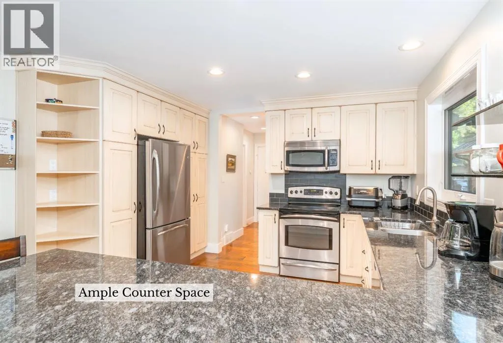 4 Woodside Lane
