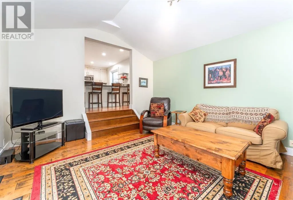4 Woodside Lane