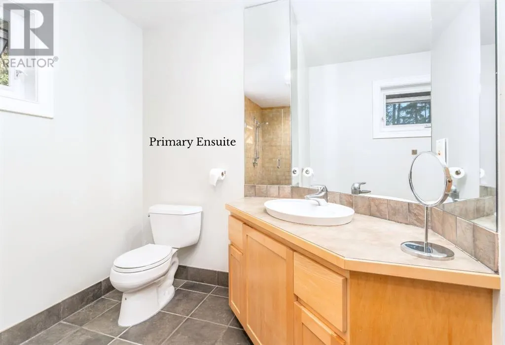 4 Woodside Lane