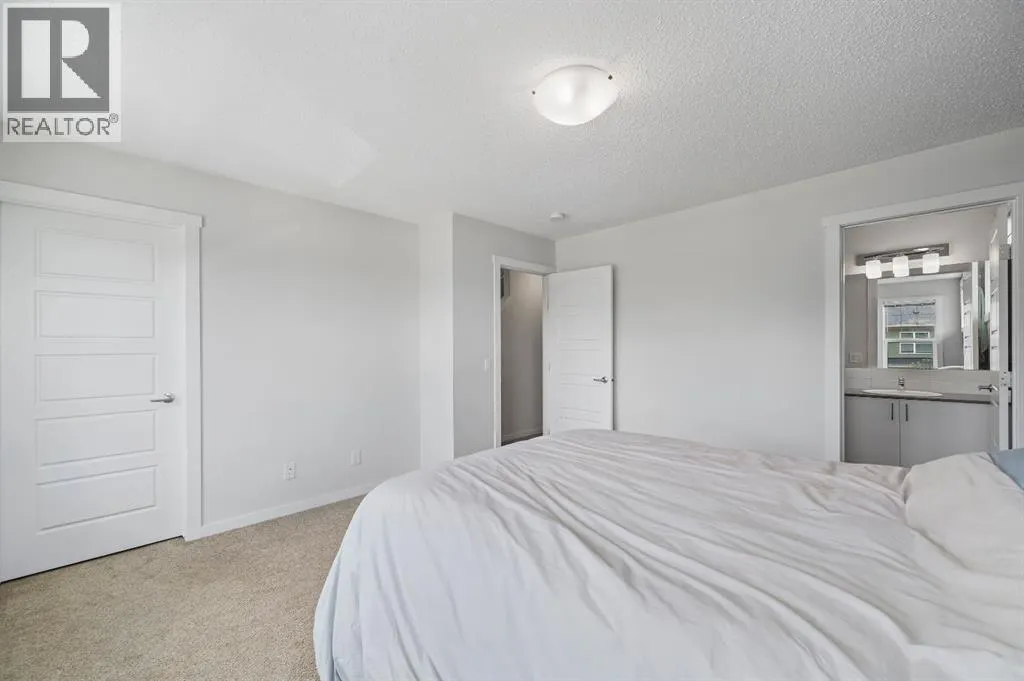 403 Cranbrook Square SE