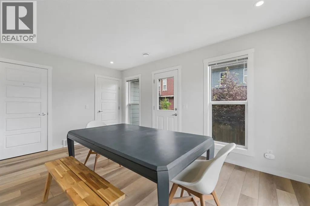 403 Cranbrook Square SE