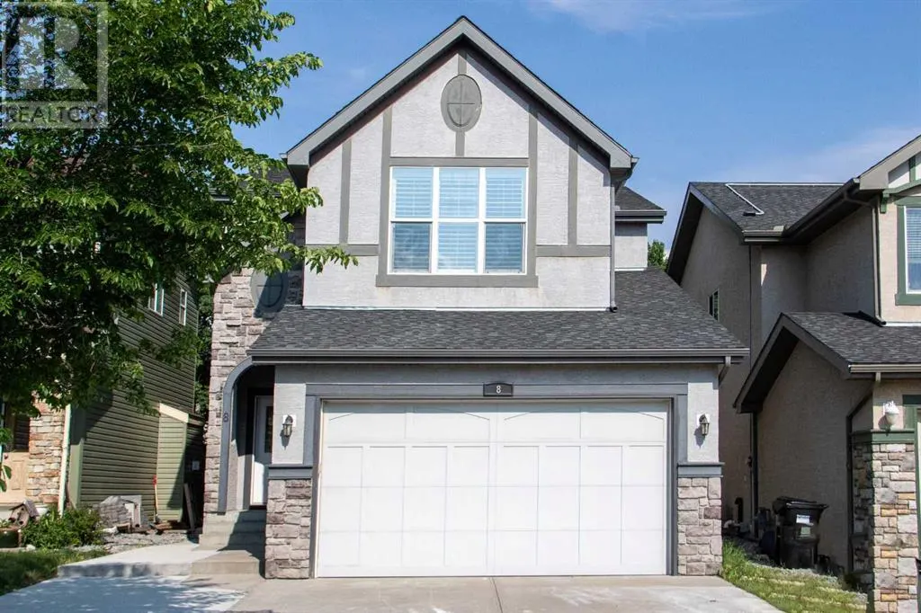 8 Aspen Hills Court SW
