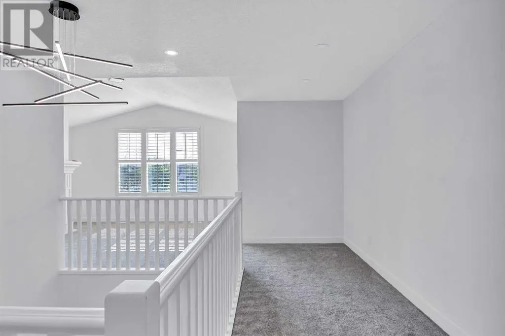 8 Aspen Hills Court SW