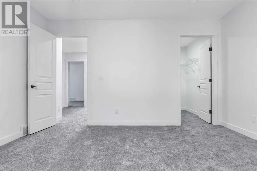 8 Aspen Hills Court SW