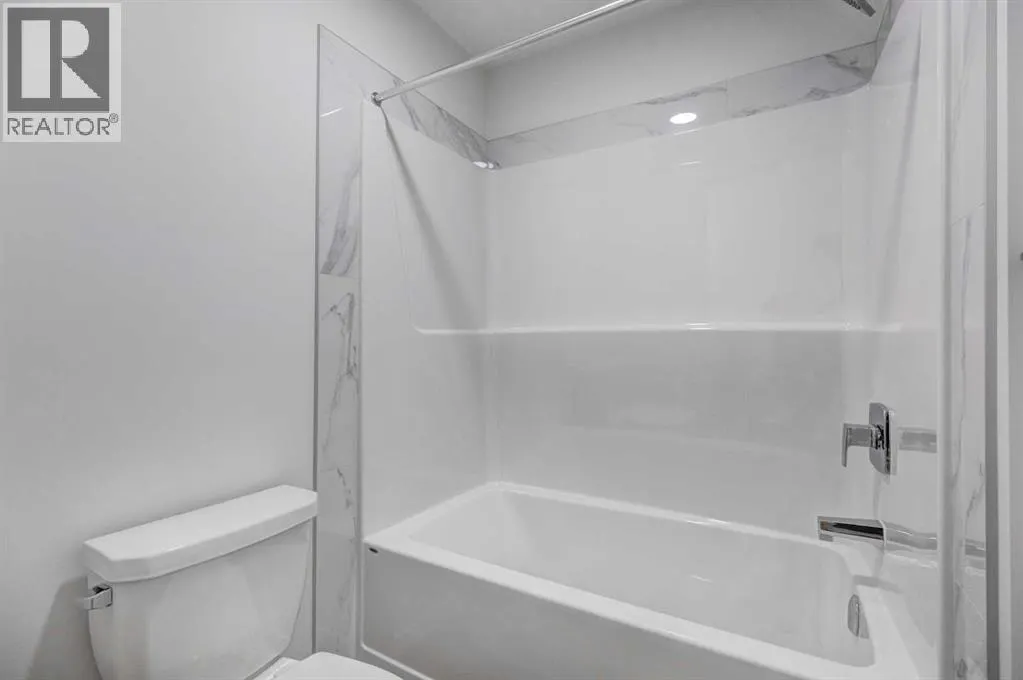 77 Silver Spruce Court SW