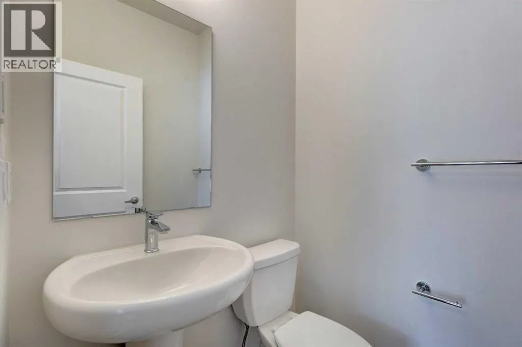 77 Silver Spruce Court SW