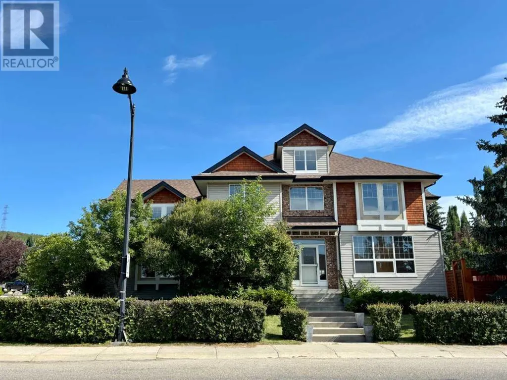 7 Crestmont Drive SW