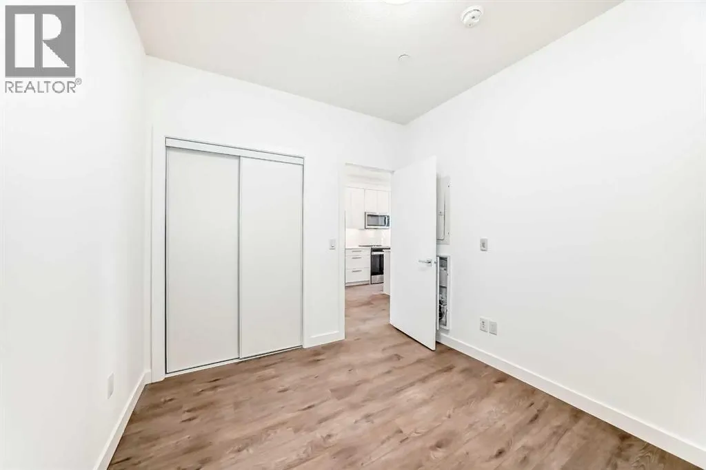 1116, 6 Merganser Drive W