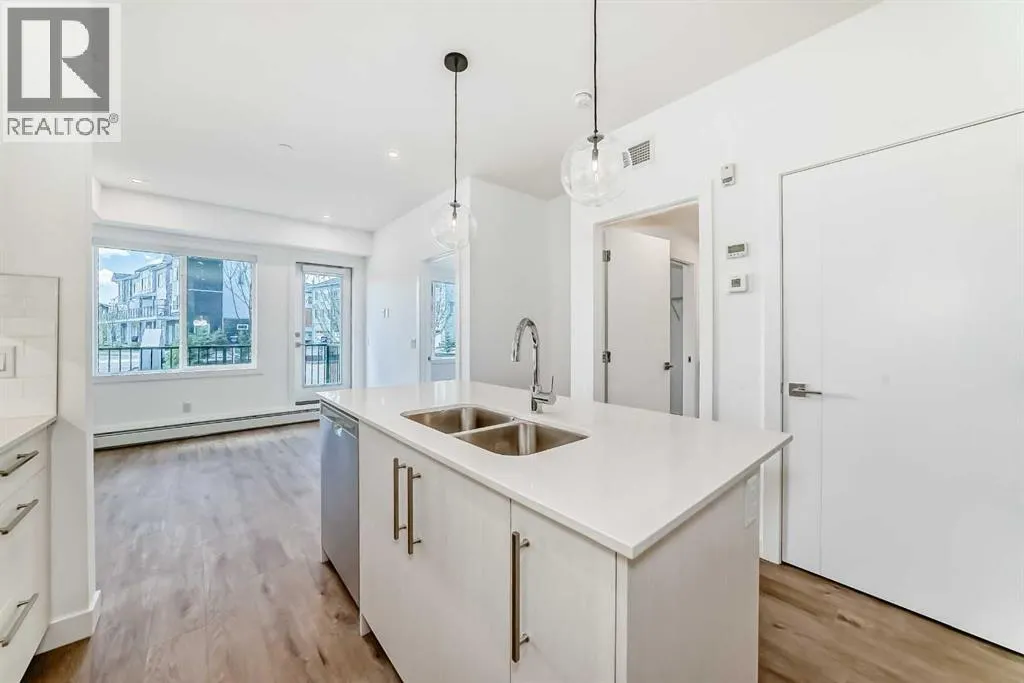 1116, 6 Merganser Drive W