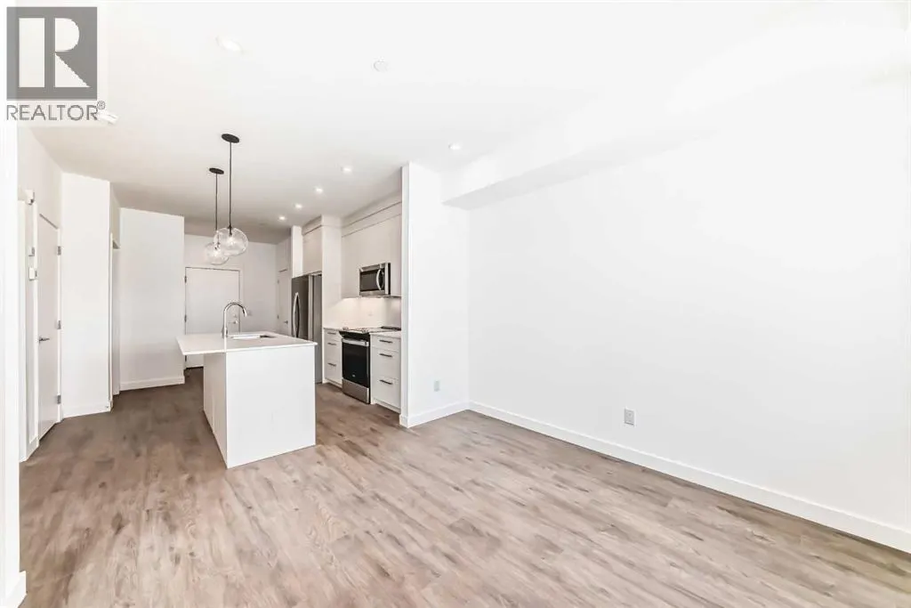1116, 6 Merganser Drive W