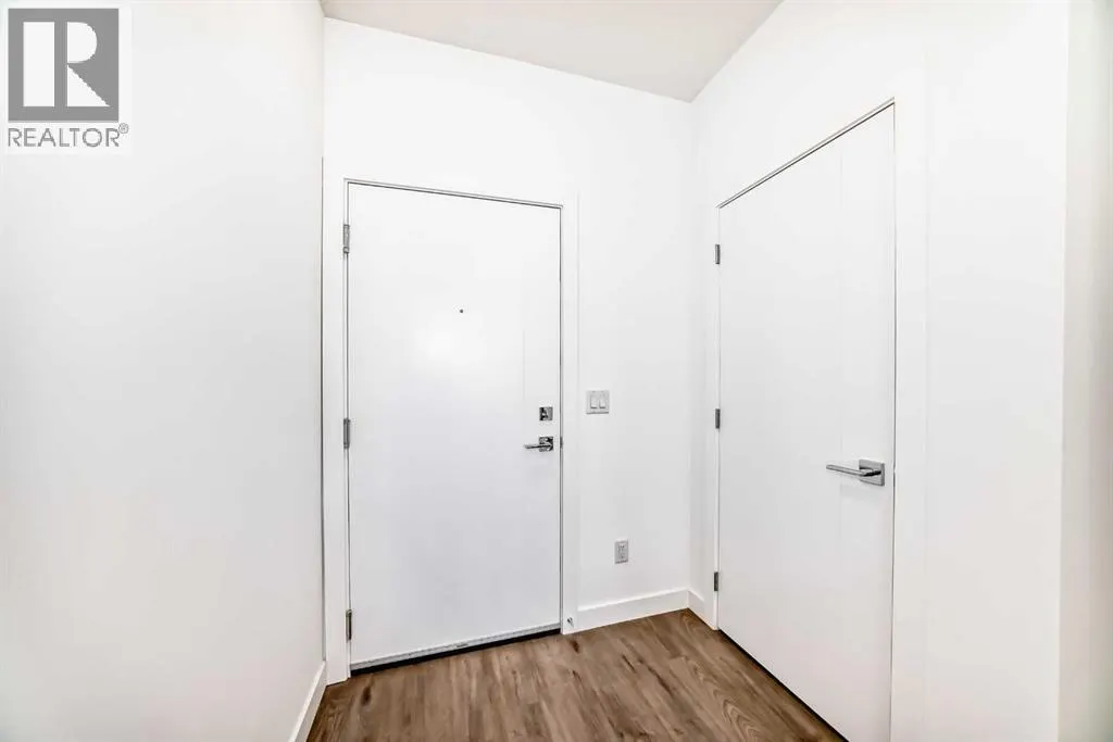 1116, 6 Merganser Drive W