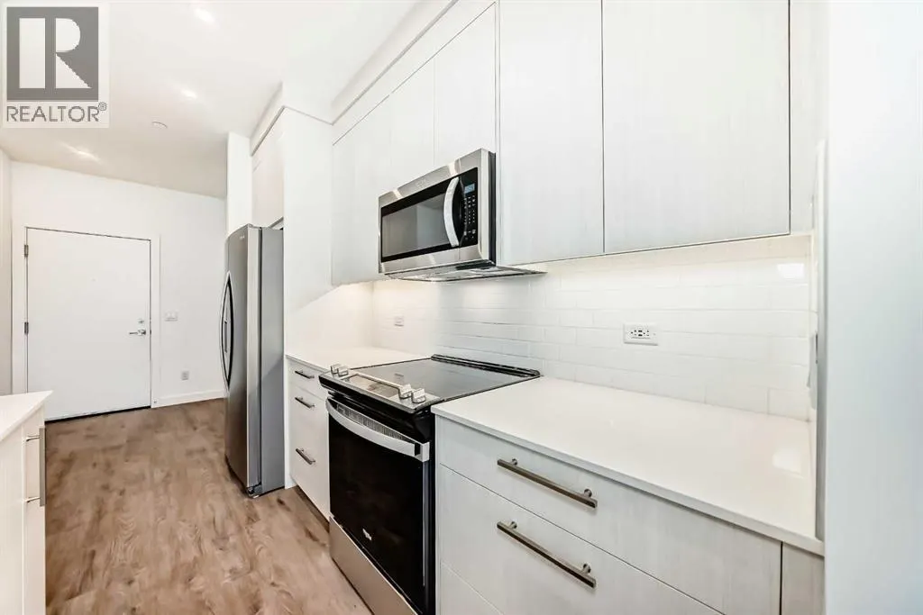 1116, 6 Merganser Drive W