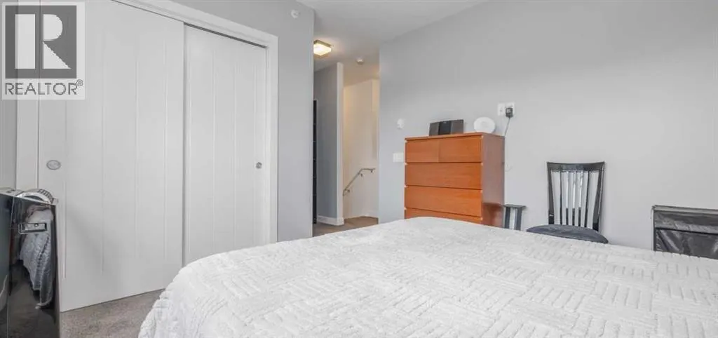 305, 25 Aspenmont Heights SW