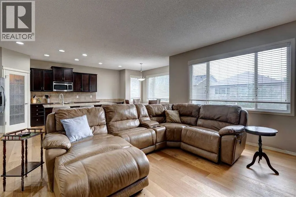 587 Everbrook Way SW
