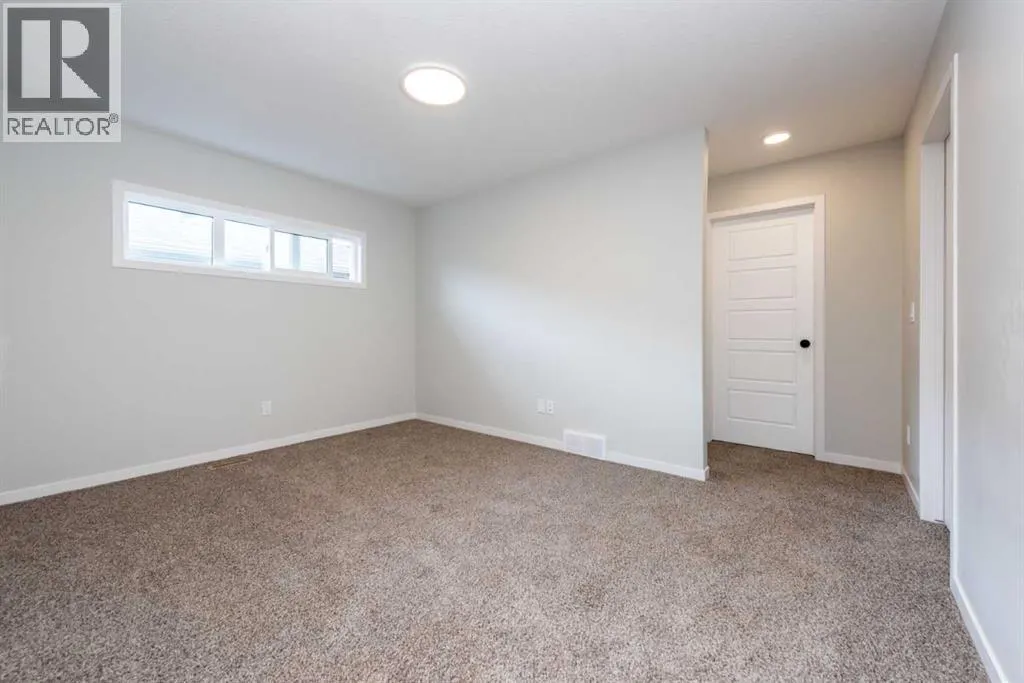 56 Legacy Reach Crescent SE