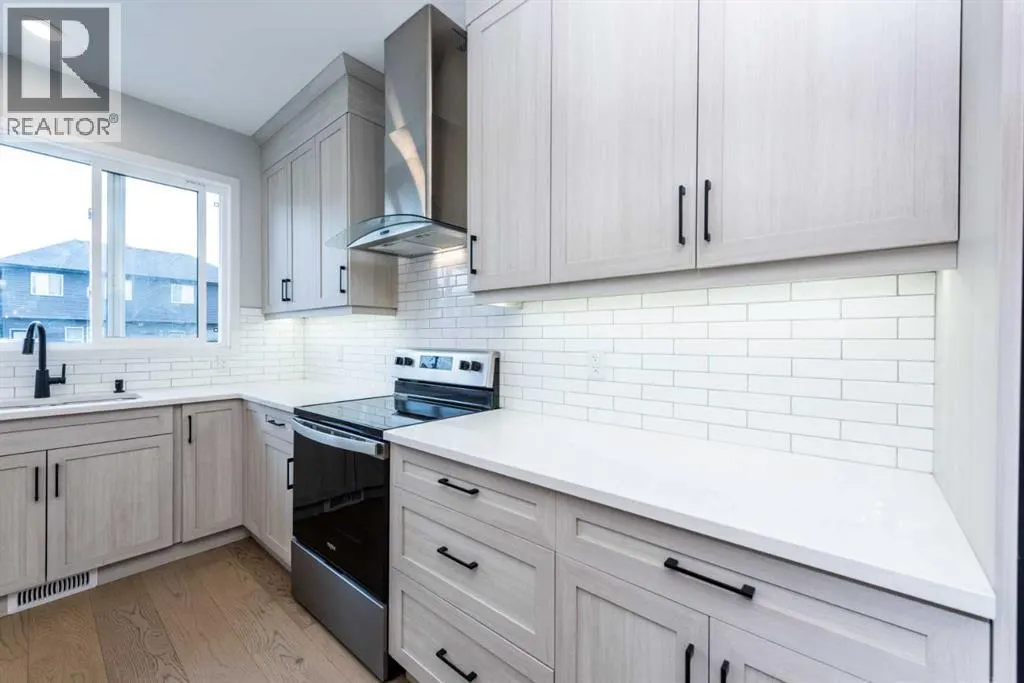 56 Legacy Reach Crescent SE