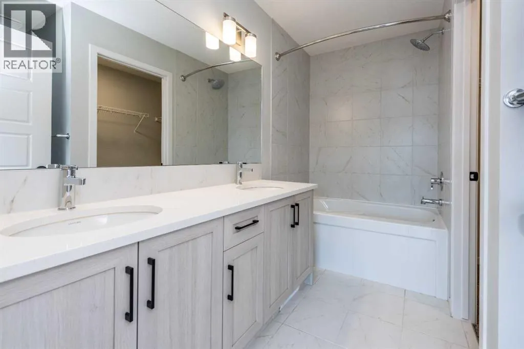 56 Legacy Reach Crescent SE